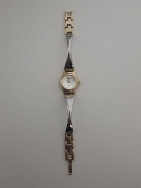 Vintage Women's Two-Tone Gold & Silver Bracelet Watch - Elegant White Dial